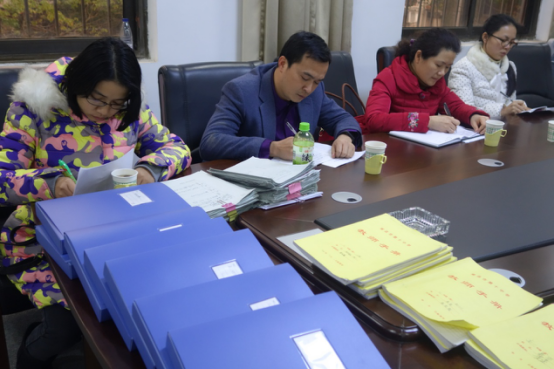 青云譜區(qū)黨委委員、區(qū)教研室主任鄒盛蓉，基教科科長廖俊，區(qū)教研室副主任廖群君一行來我校開展督導(dǎo)評估工作