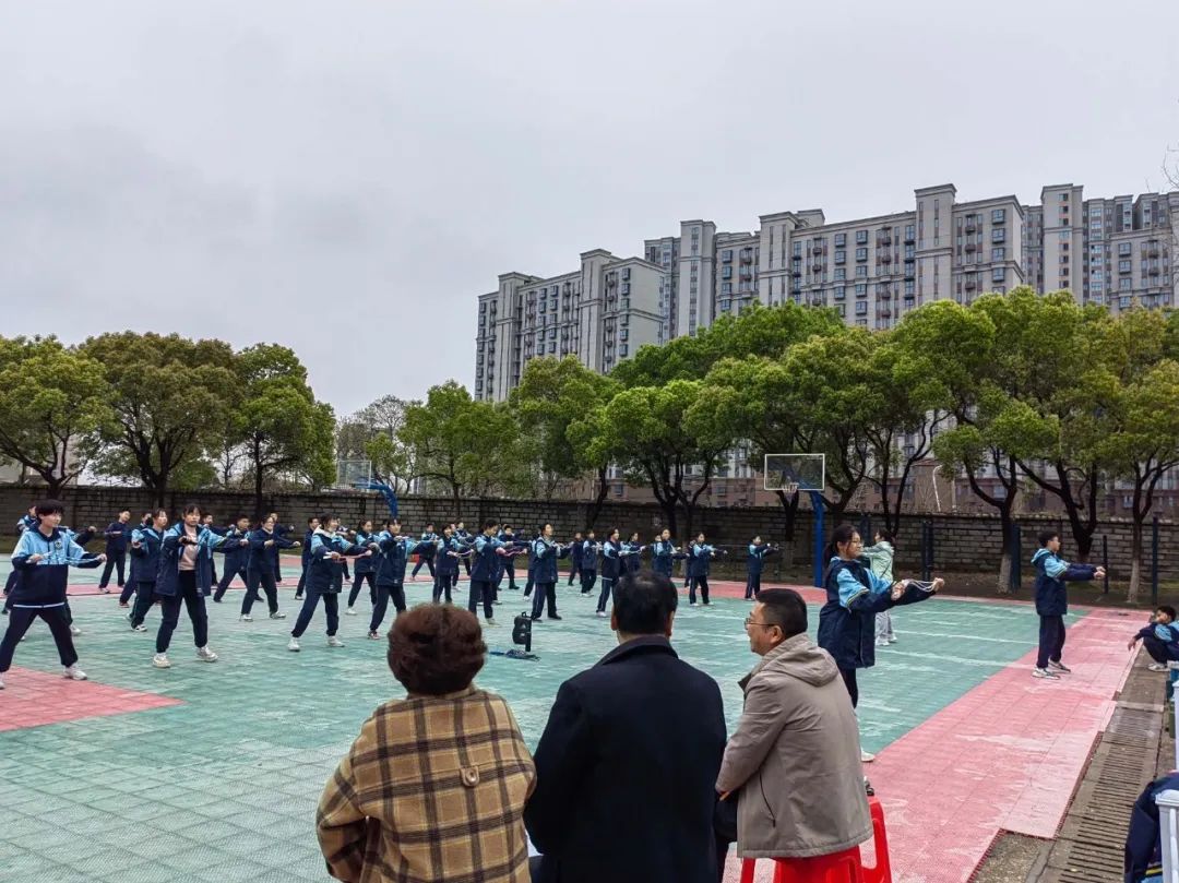 市教育局第十二責任區(qū)督導(dǎo)組蒞臨南昌民德學校開展音體美勞課程設(shè)置專項督導(dǎo)