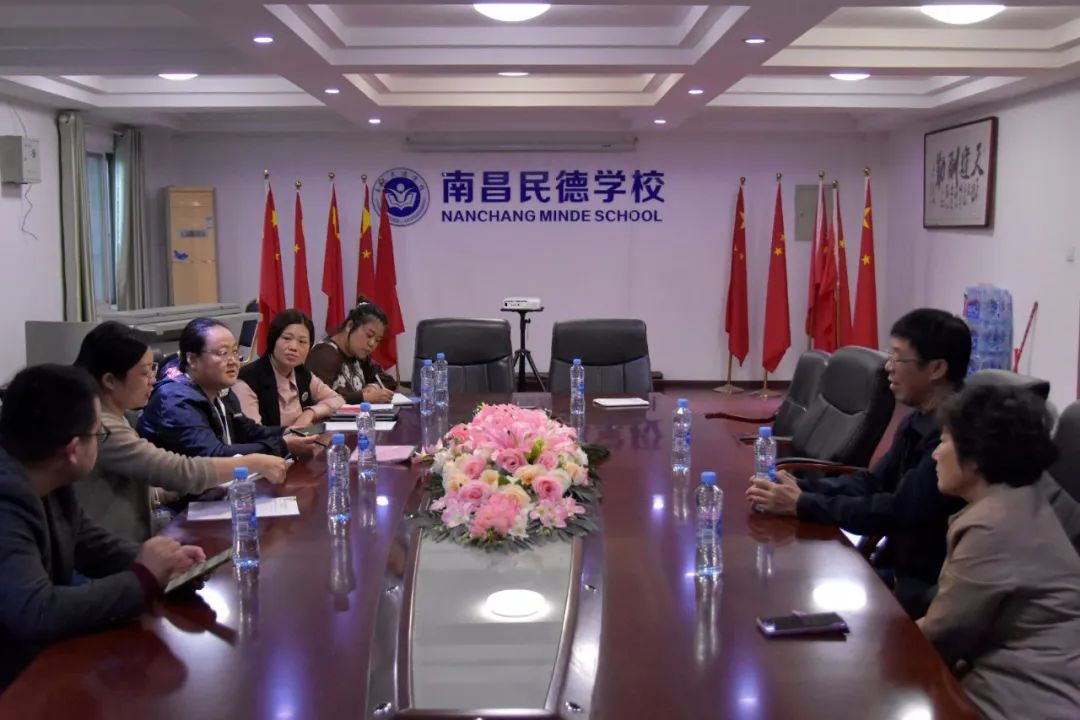 南昌市無煙學(xué)校評(píng)估檢查組蒞臨南昌民德學(xué)校開展控?zé)煂ｍ?xiàng)督查